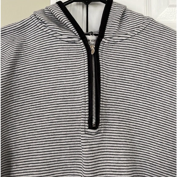 Jones New York Tops - Jones NY hooded tunic sweater/sweatshirt Sz L